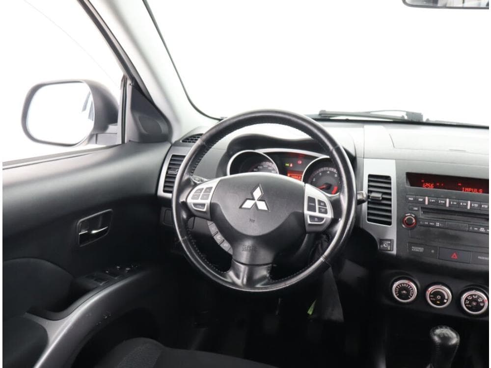 2009 Mitsubishi OUTLANDER - 7