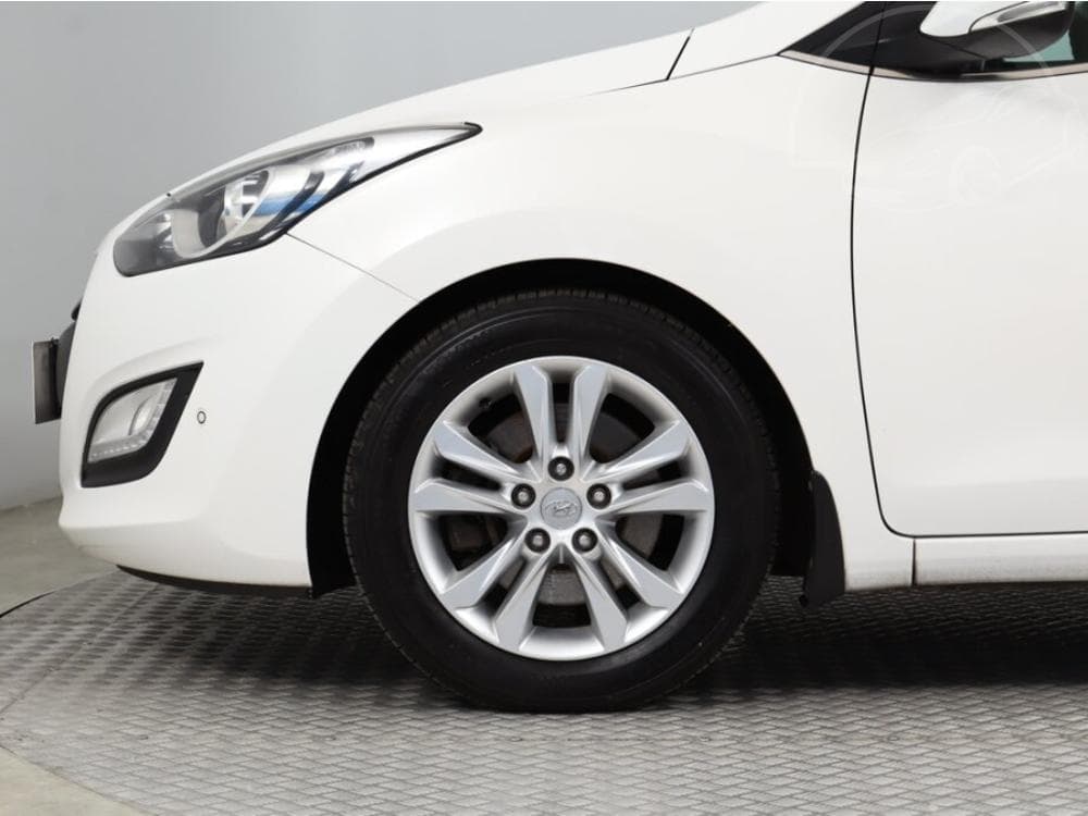 2013 Hyundai i30 - 12
