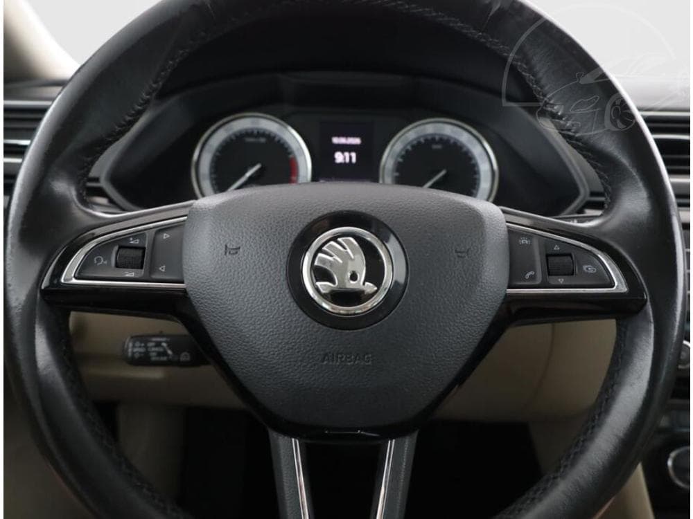 2017 Škoda SUPERB - 8