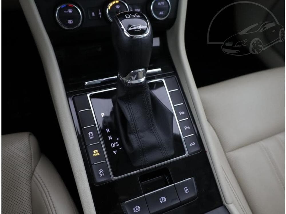 2017 Škoda SUPERB - 11