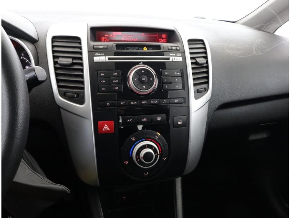 2010 Kia VENGA - 9