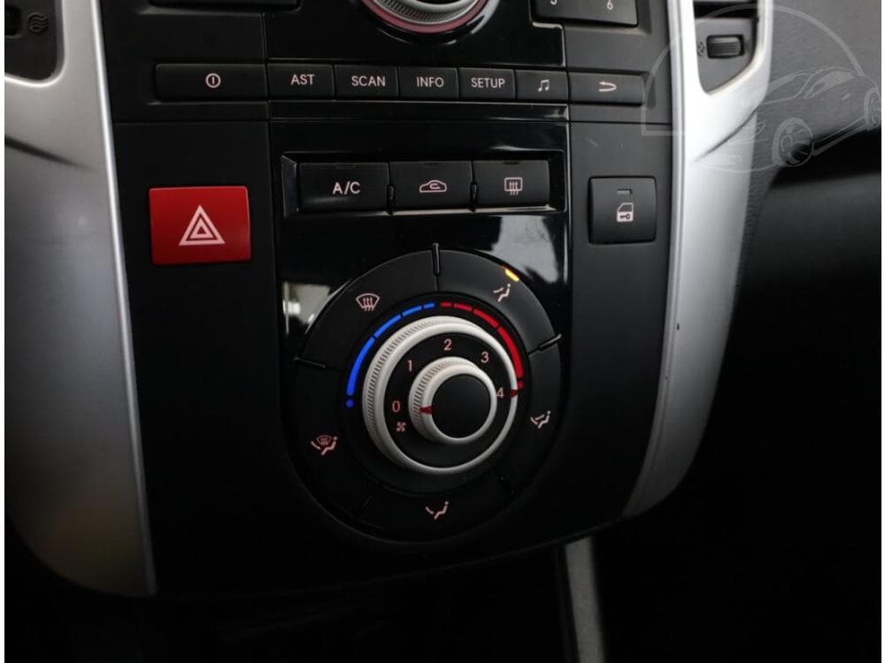 2010 Kia VENGA - 10