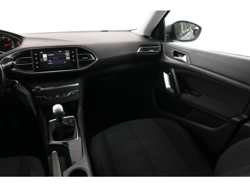 2016 Peugeot 308 - 8