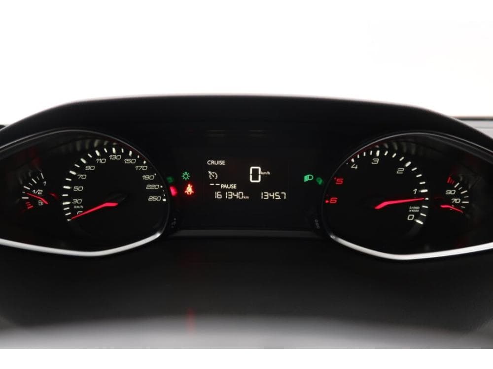 2016 Peugeot 308 - 11