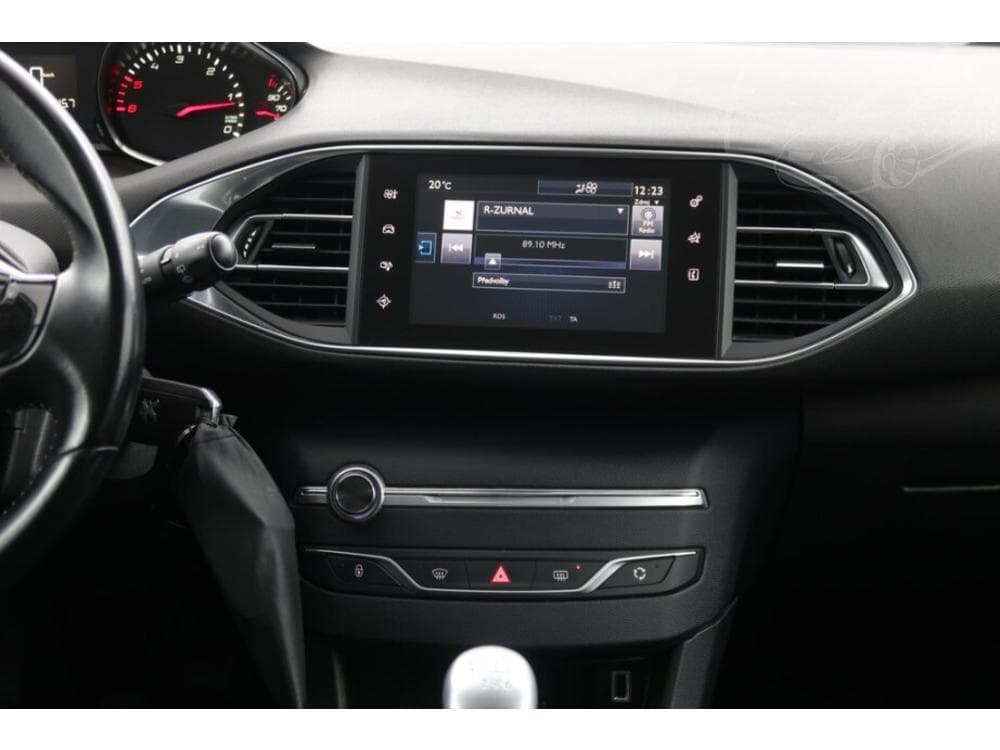 2016 Peugeot 308 - 12