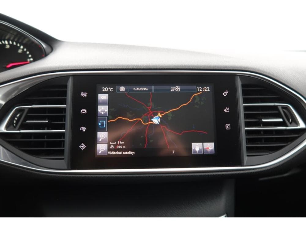 2016 Peugeot 308 - 13