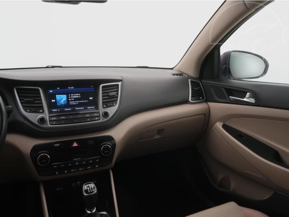 2016 Hyundai TUCSON - 8