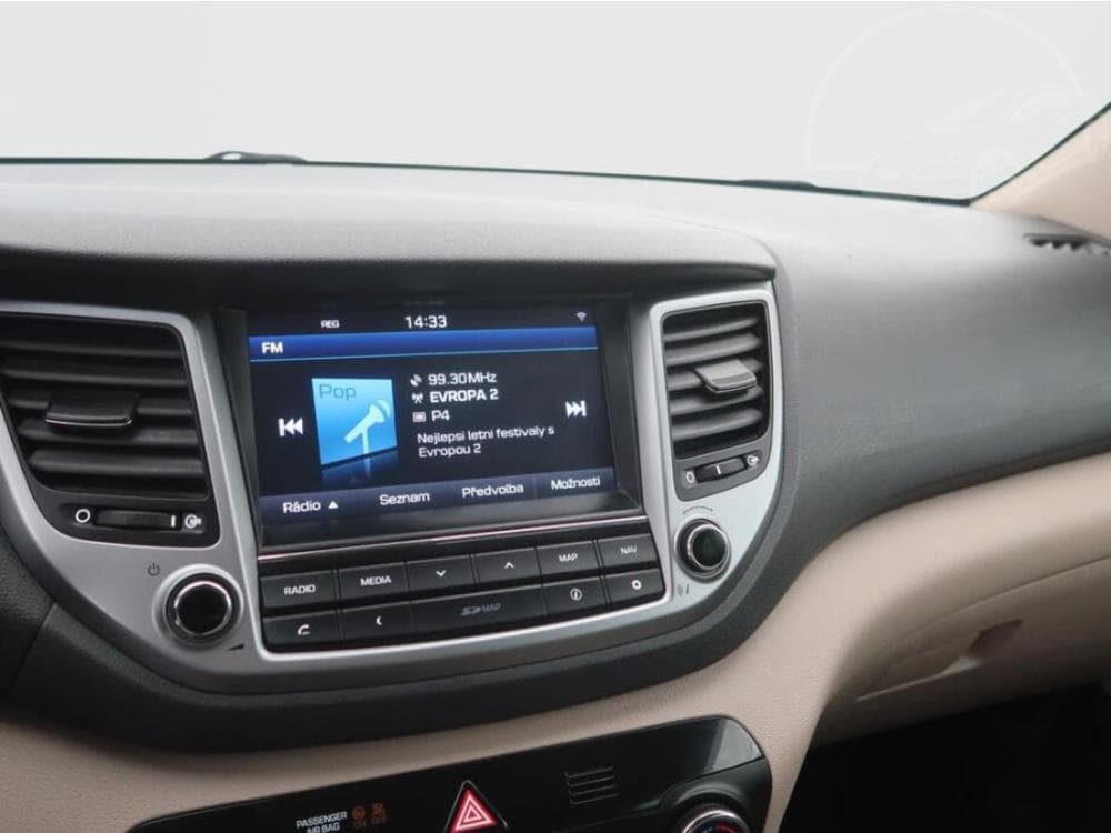2016 Hyundai TUCSON - 12