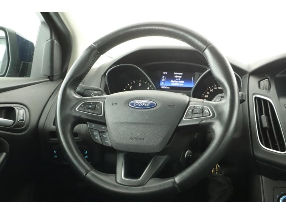 2015 Ford FOCUS - 11