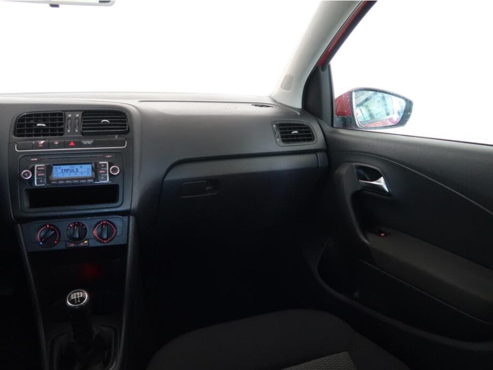 2011 Volkswagen POLO - 8