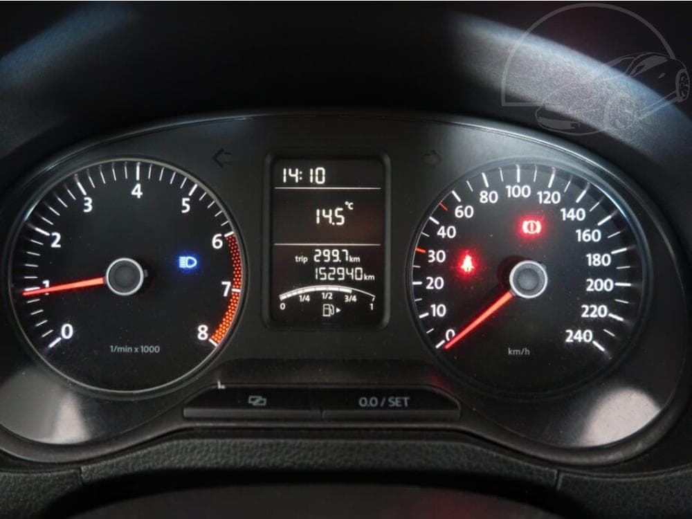 2011 Volkswagen POLO - 11