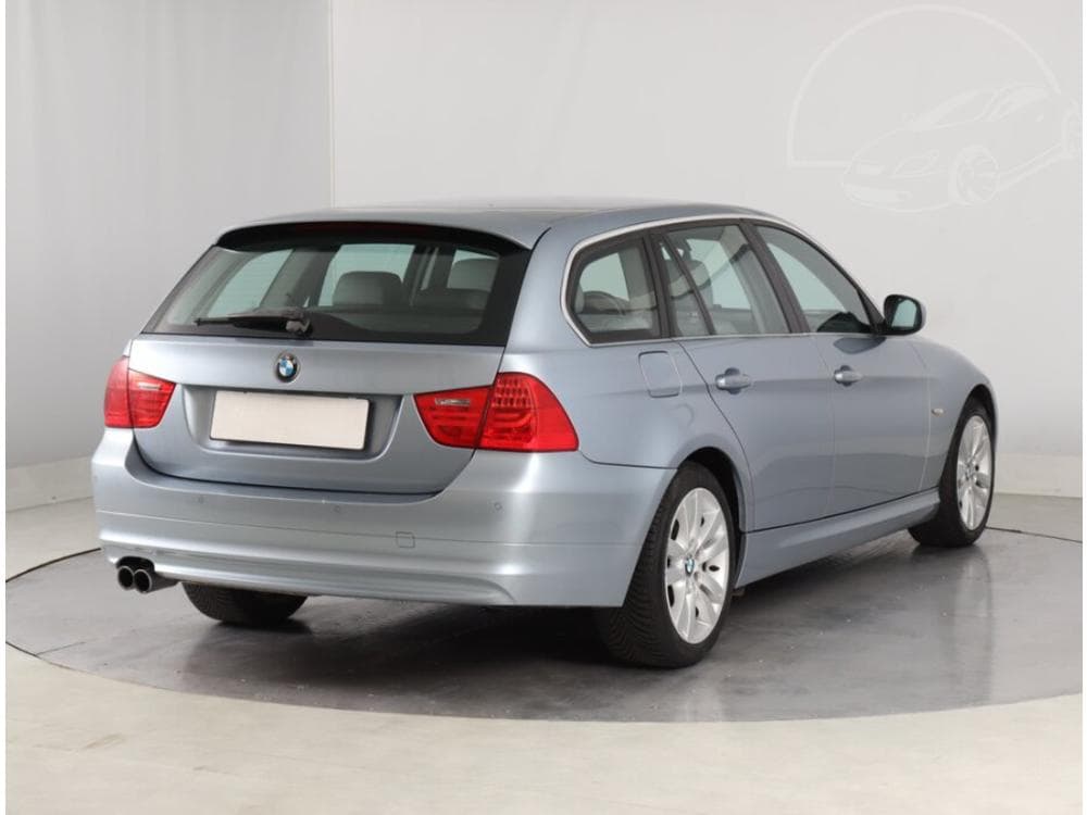 2011 BMW 3-SERIES - 5