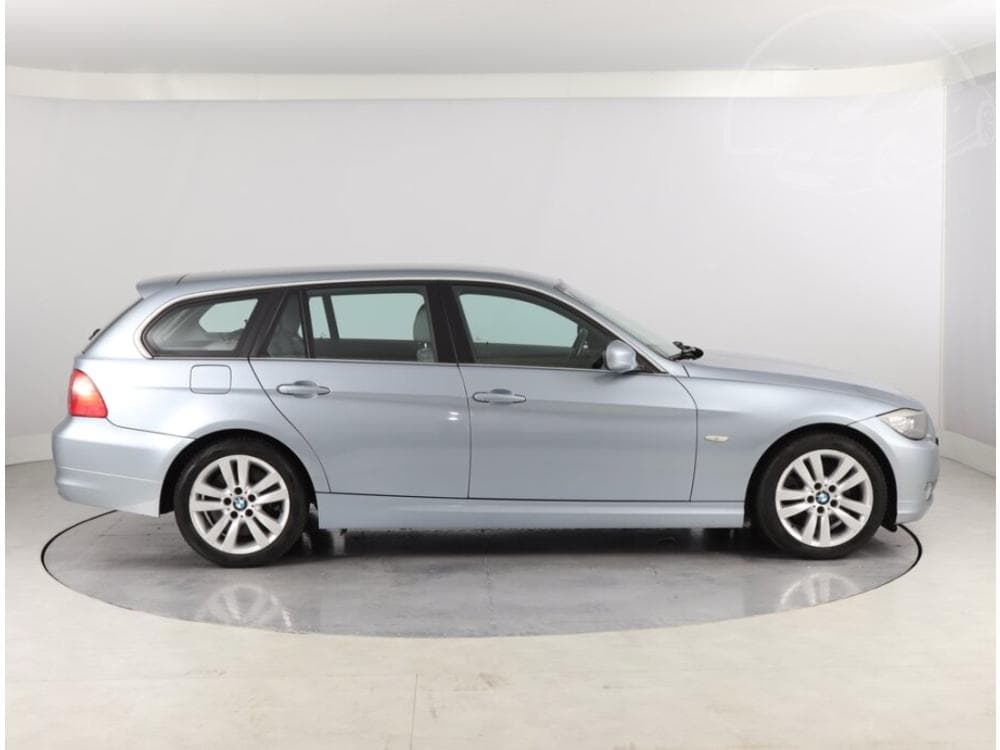 2011 BMW 3-SERIES - 6
