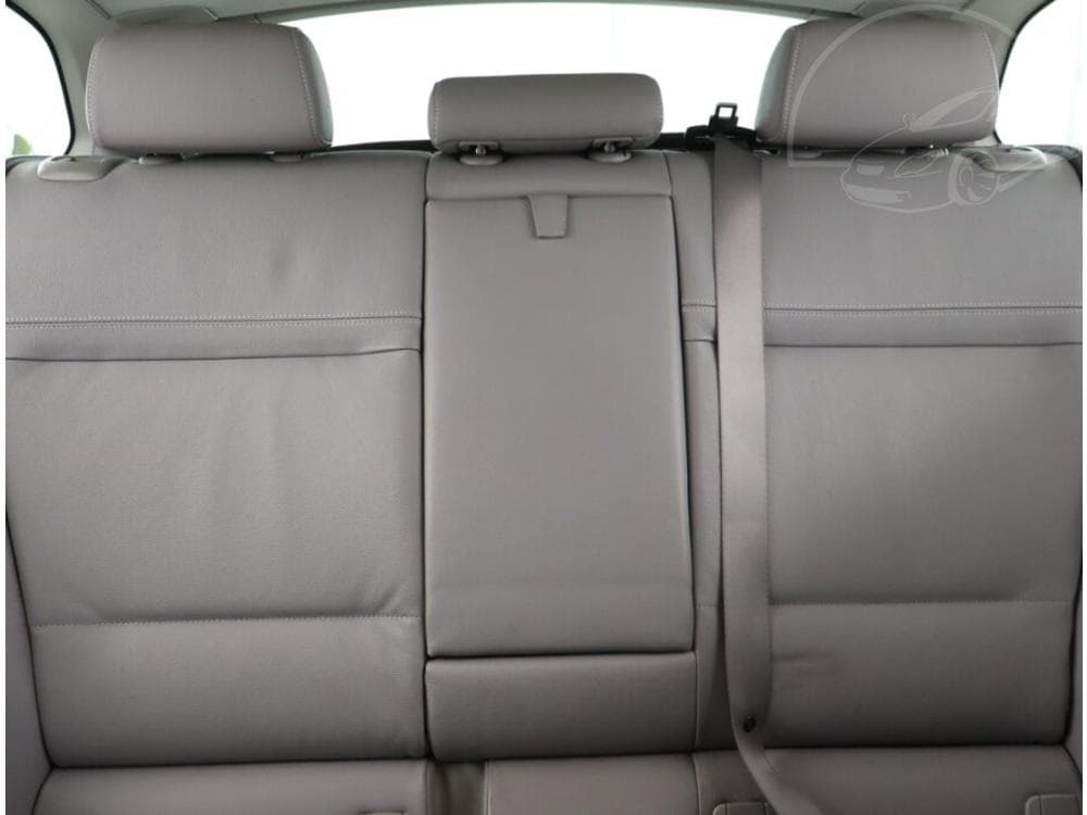 2011 BMW 3-SERIES - 10