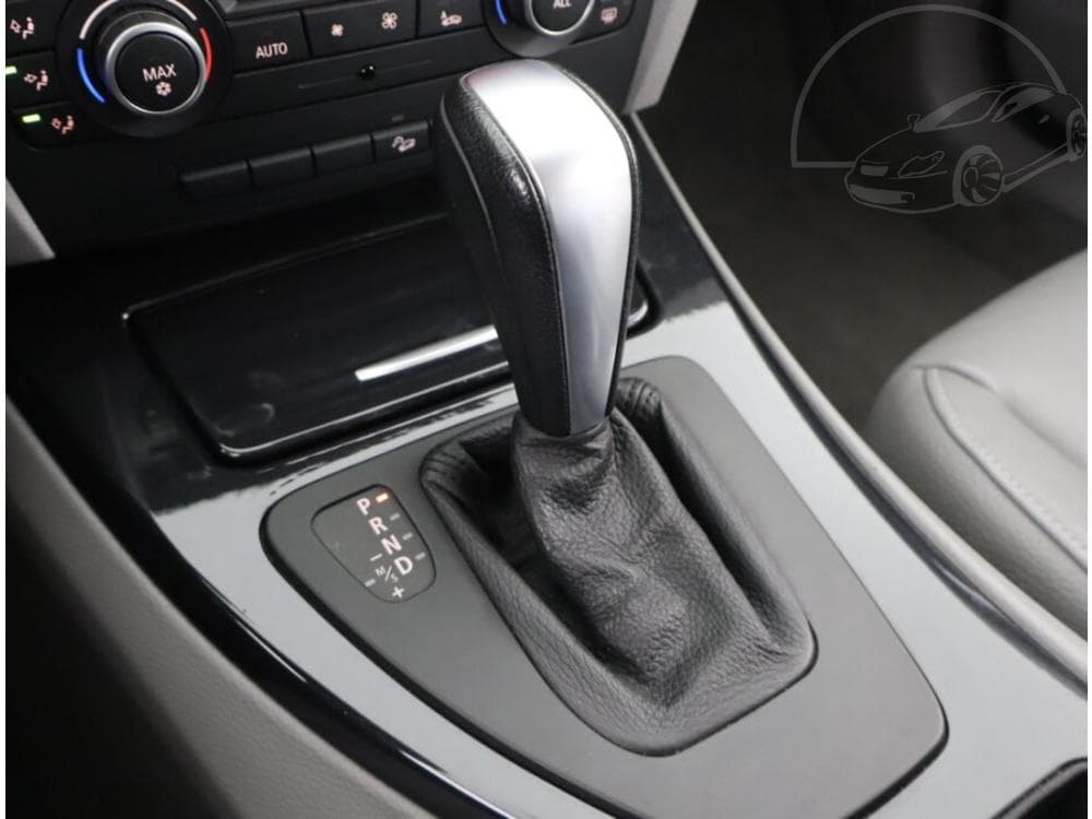 2011 BMW 3-SERIES - 13