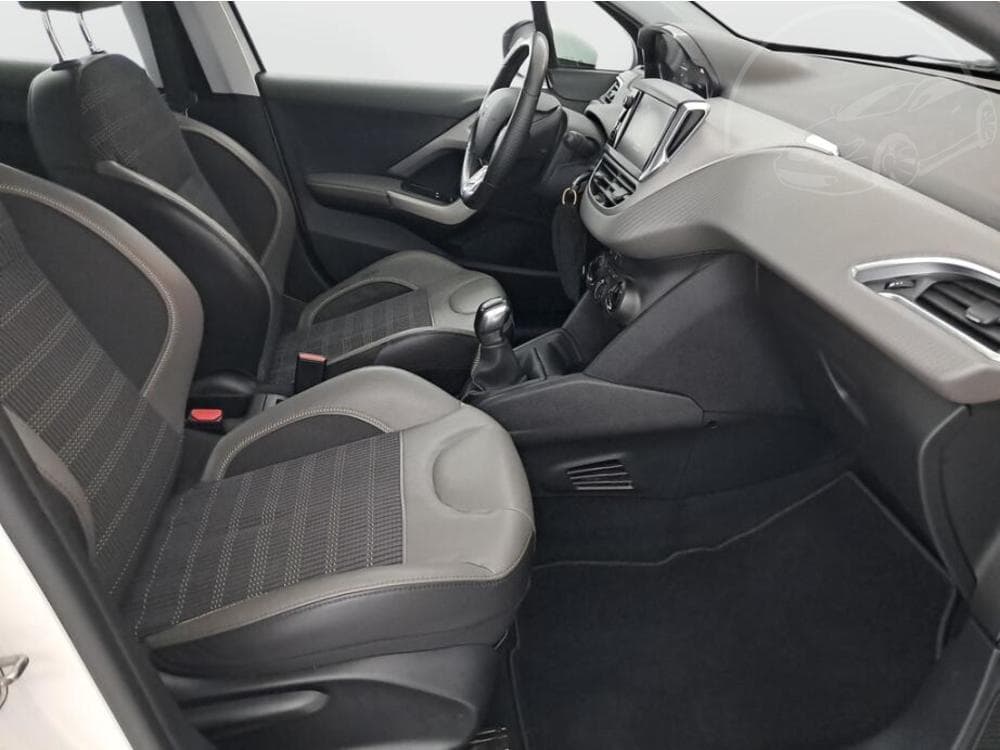2016 Peugeot 208 - 9