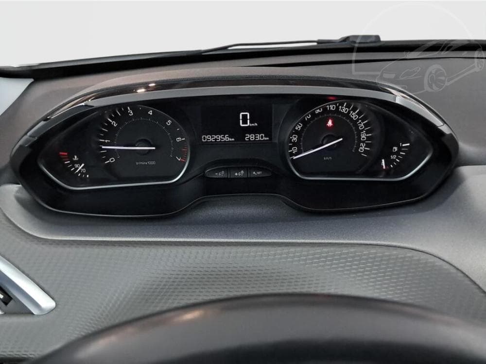 2016 Peugeot 208 - 11