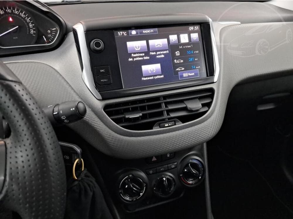 2016 Peugeot 208 - 12