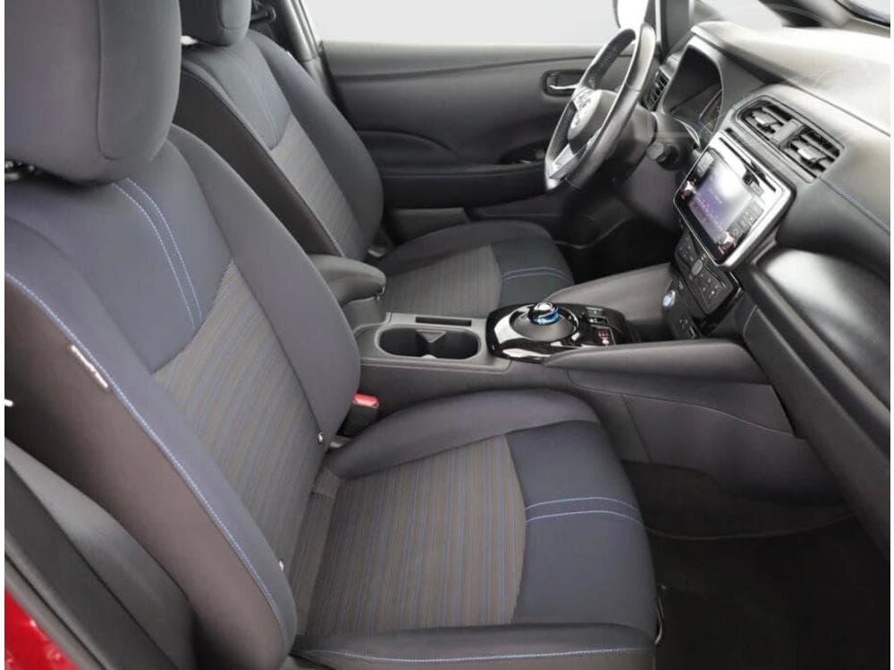 2018 Nissan LEAF - 7