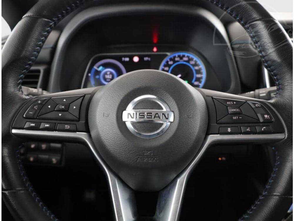 2018 Nissan LEAF - 8