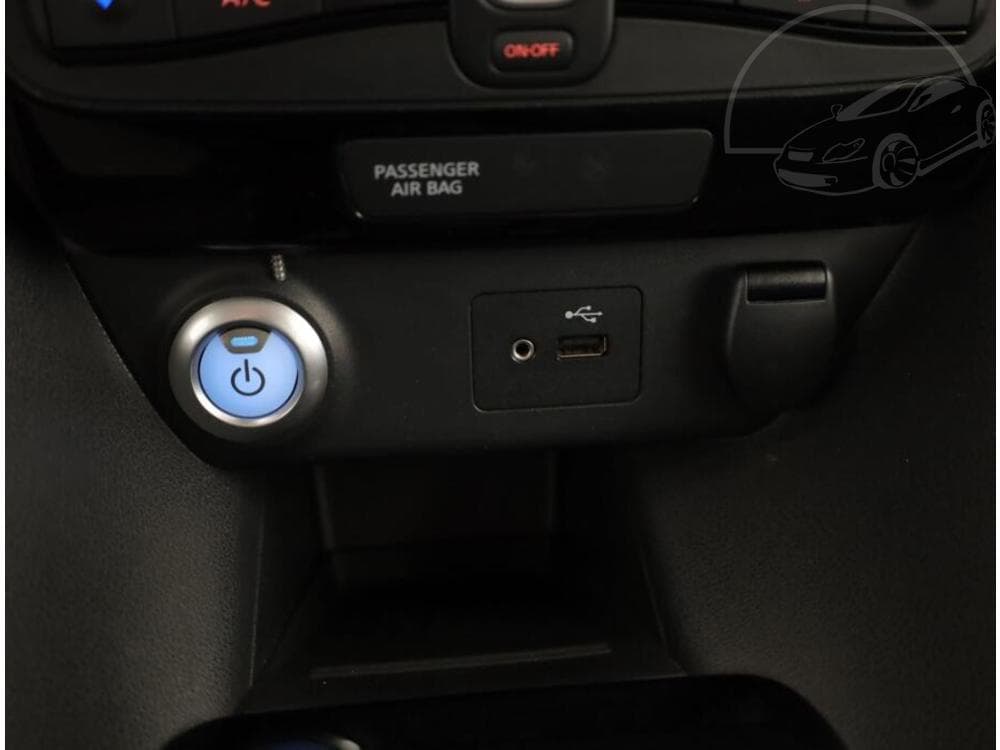 2018 Nissan LEAF - 13
