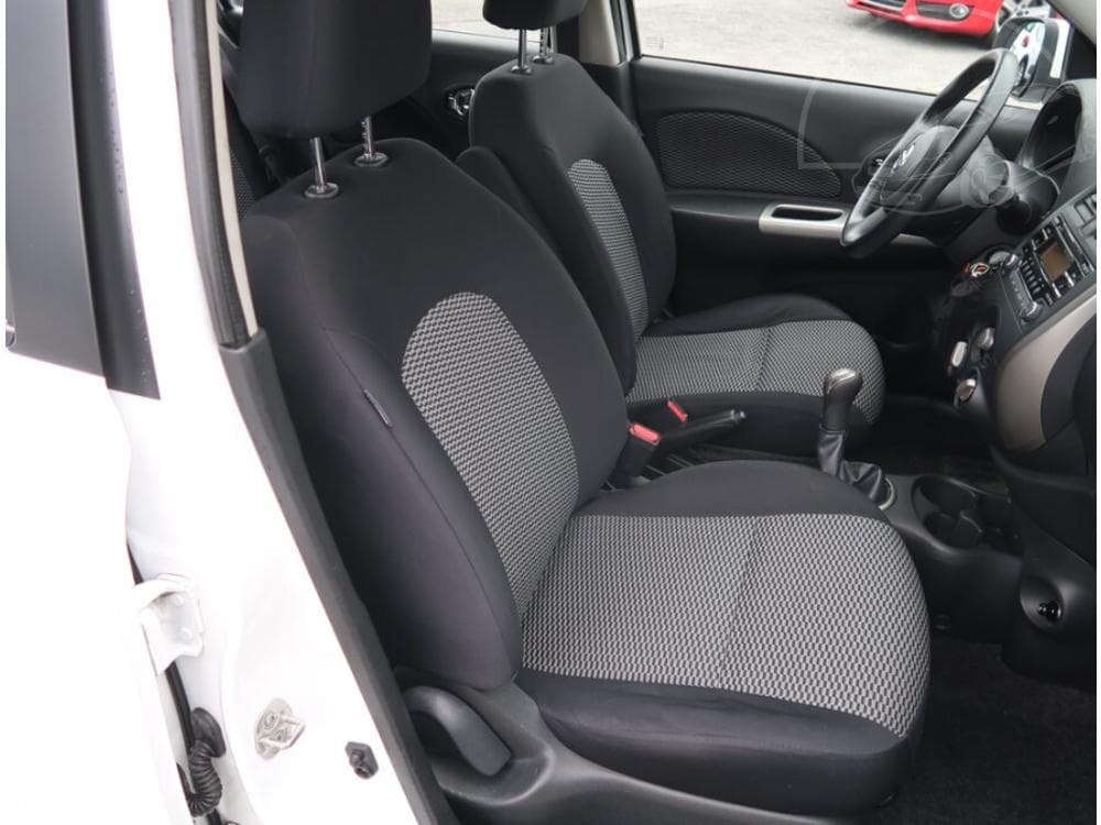 2015 Nissan MICRA - 9