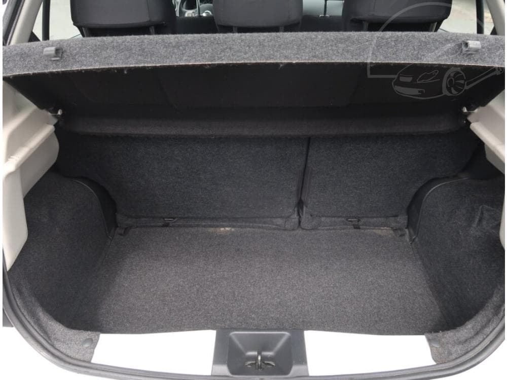2015 Nissan MICRA - 13