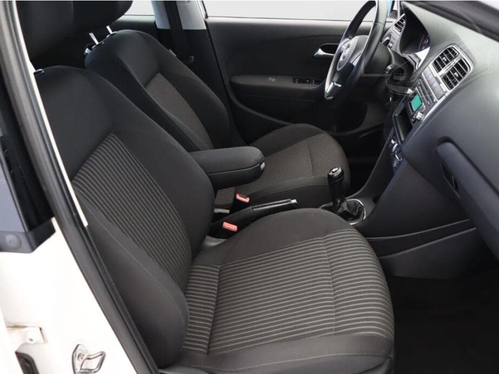 2013 Volkswagen POLO - 7