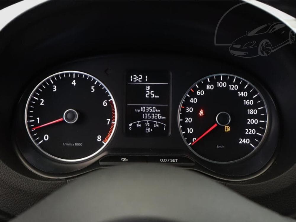 2013 Volkswagen POLO - 9