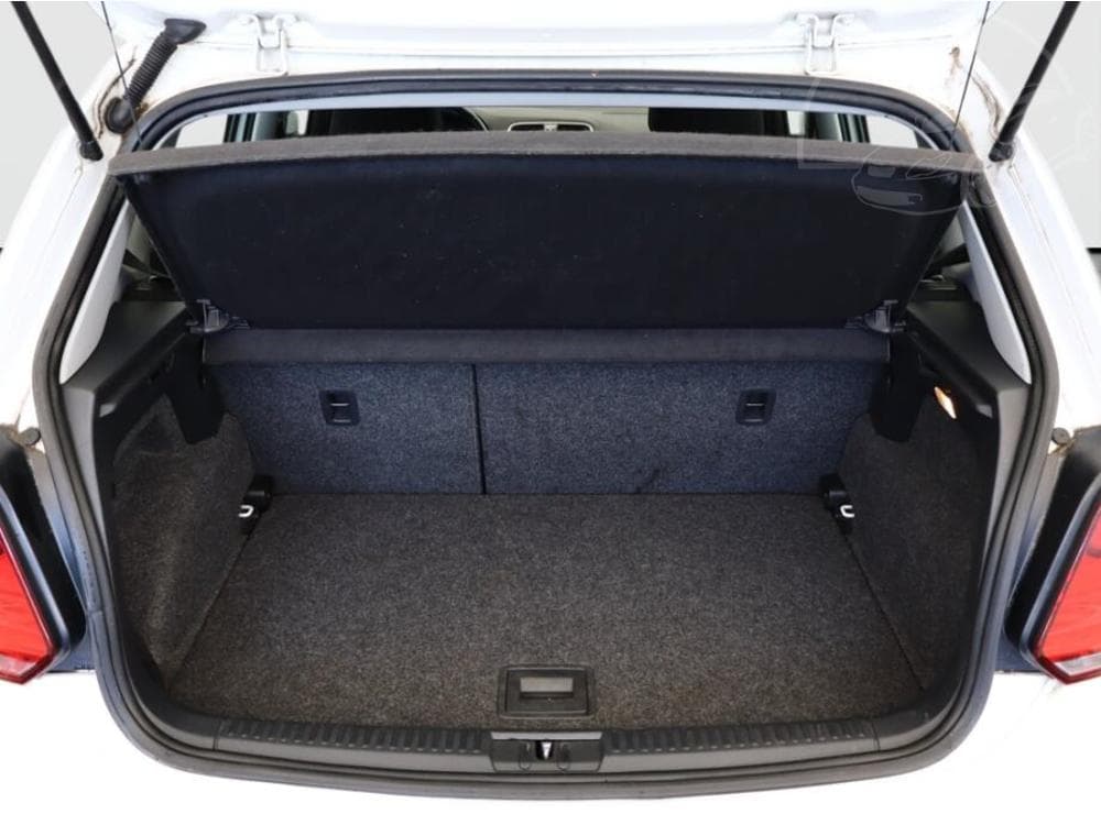 2013 Volkswagen POLO - 11