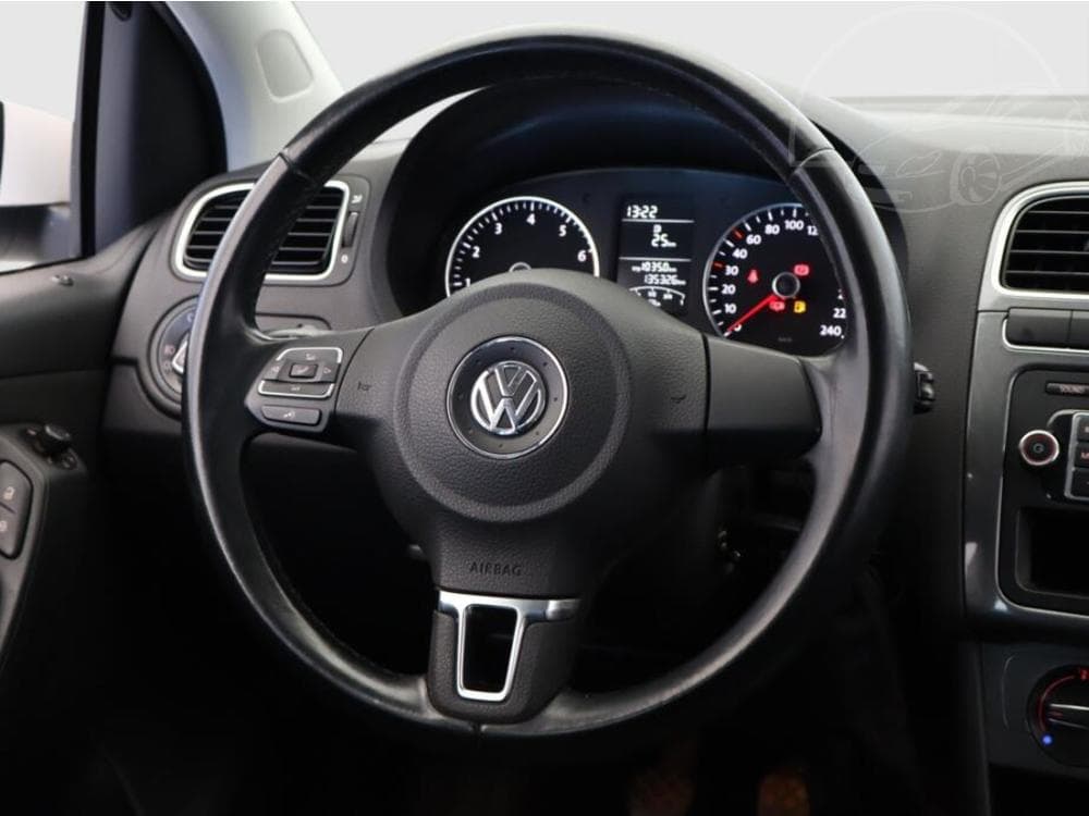 2013 Volkswagen POLO - 13