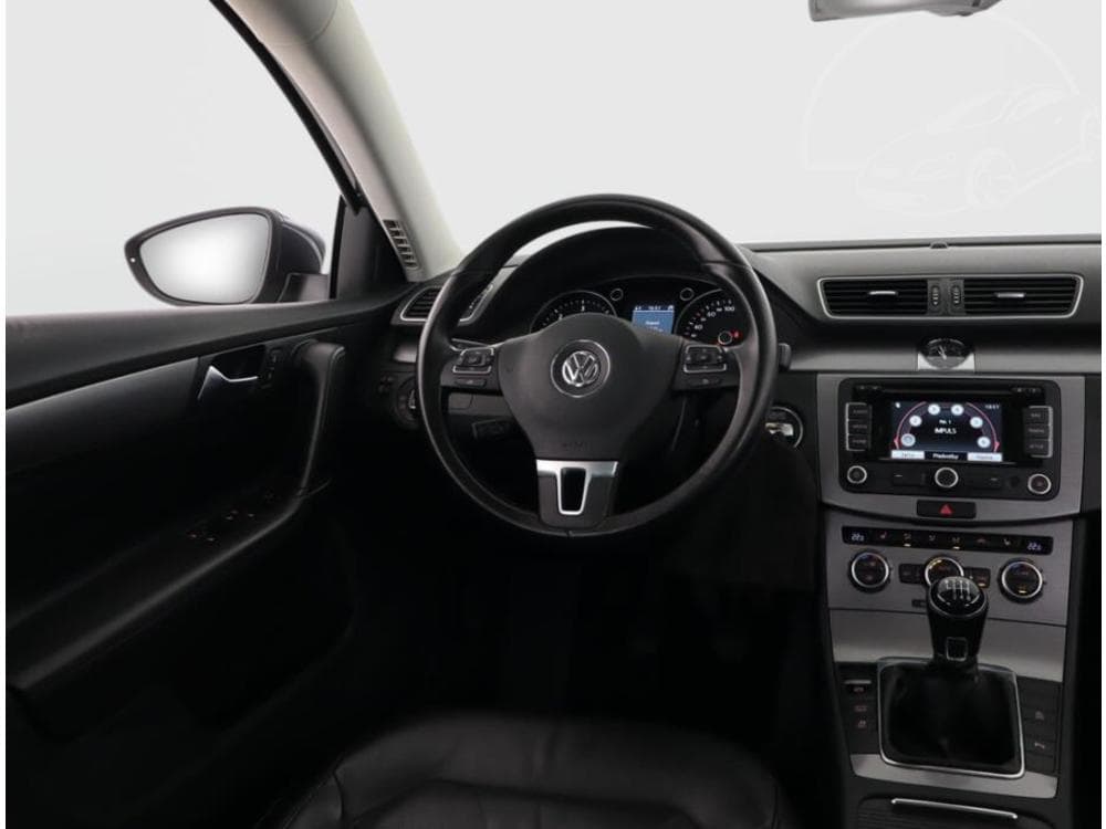 2013 Volkswagen PASSAT - 7