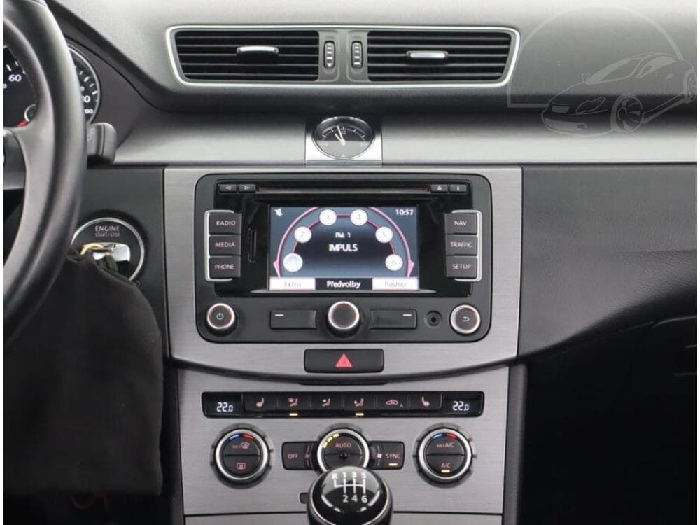 2013 Volkswagen PASSAT - 12