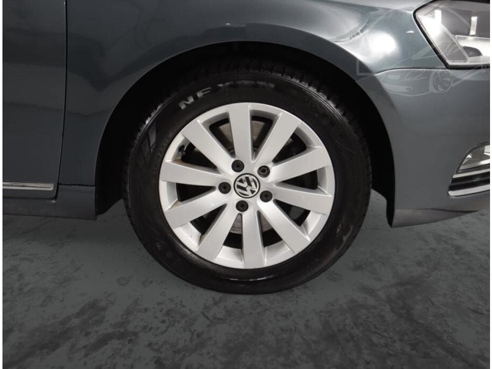 2013 Volkswagen PASSAT - 13