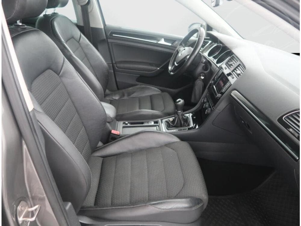 2014 Volkswagen GOLF - 9