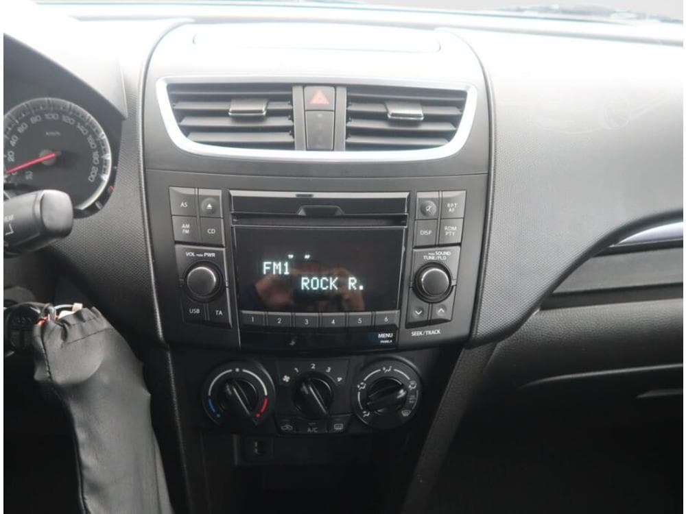 2015 Suzuki SWIFT - 12