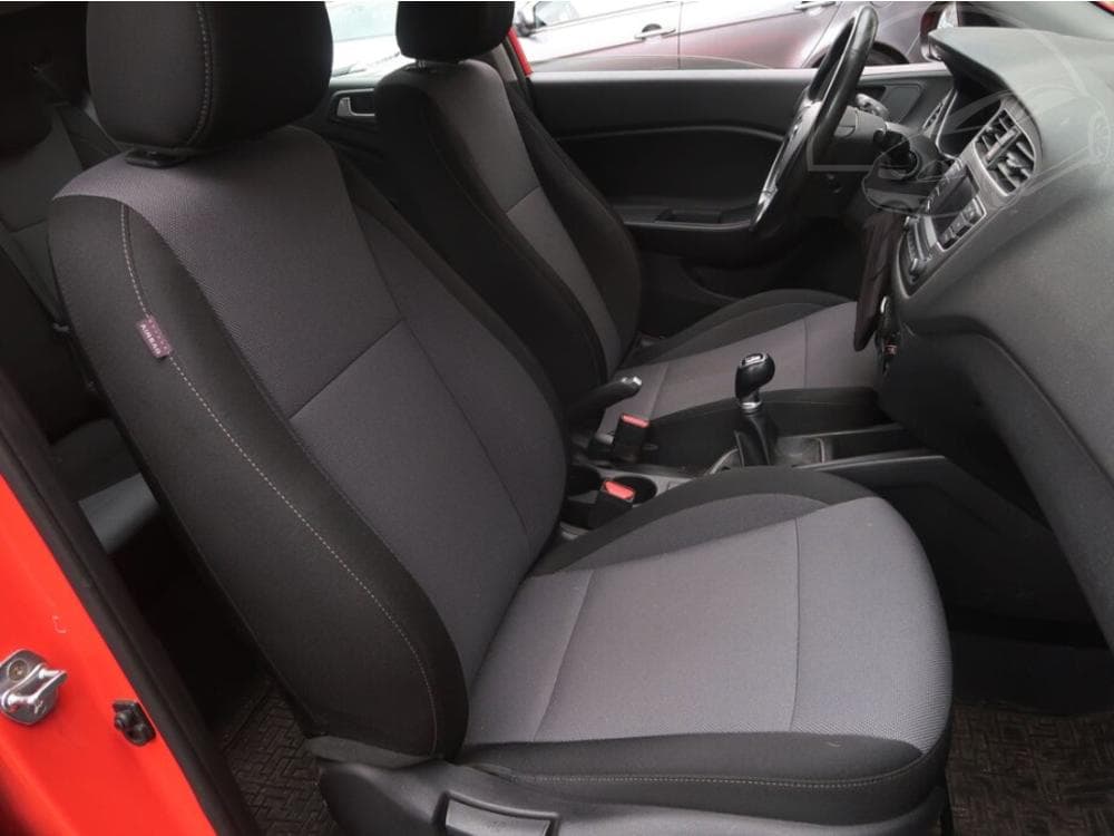 2020 Hyundai i20 - 9