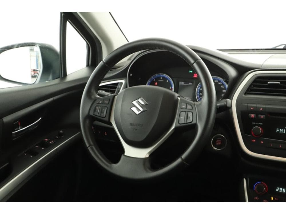 2016 Suzuki S-CROSS - 12