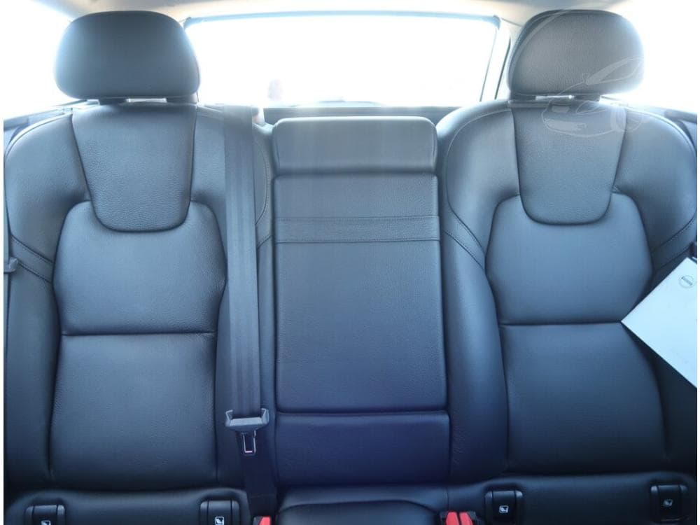 2017 Volvo V90 - 10