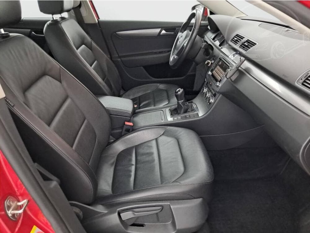 2014 Volkswagen PASSAT - 9