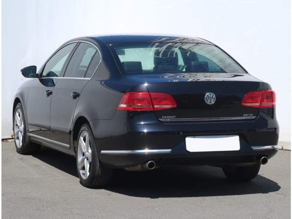 2012 Volkswagen PASSAT - 4