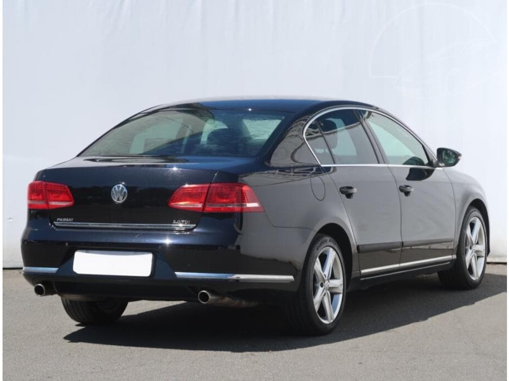 2012 Volkswagen PASSAT - 5