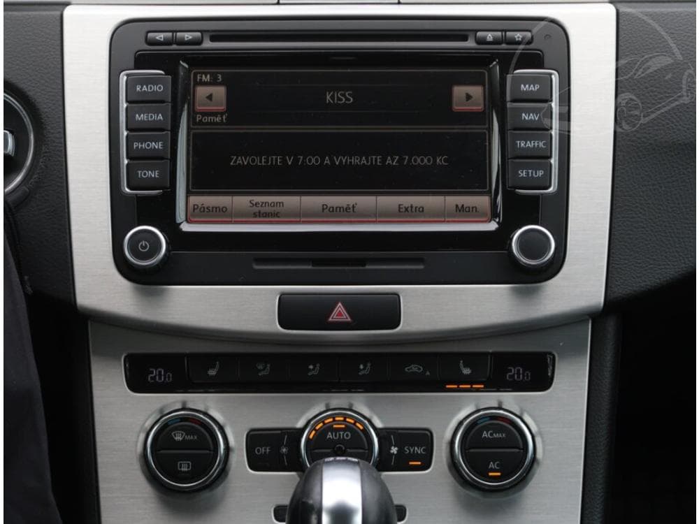 2012 Volkswagen PASSAT - 12