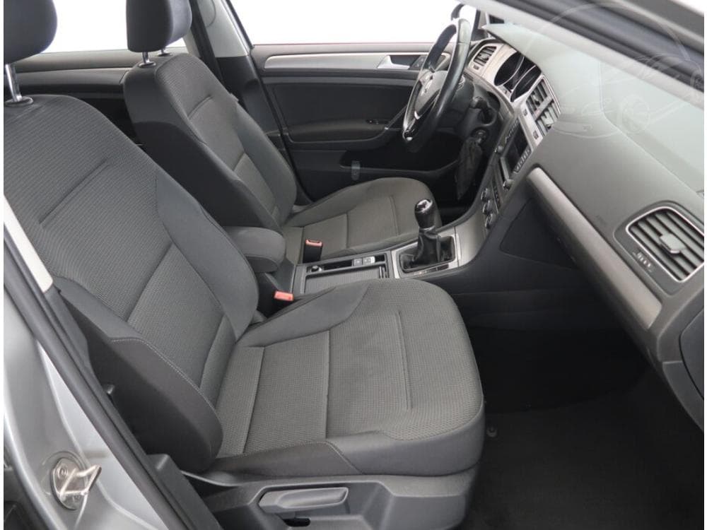 2016 Volkswagen GOLF - 9