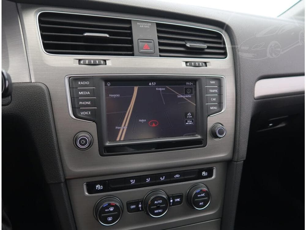 2016 Volkswagen GOLF - 13