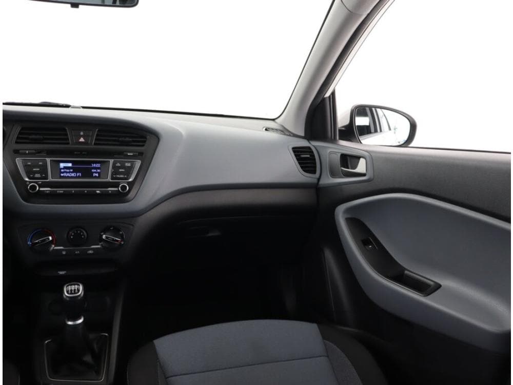 2017 Hyundai i20 - 8
