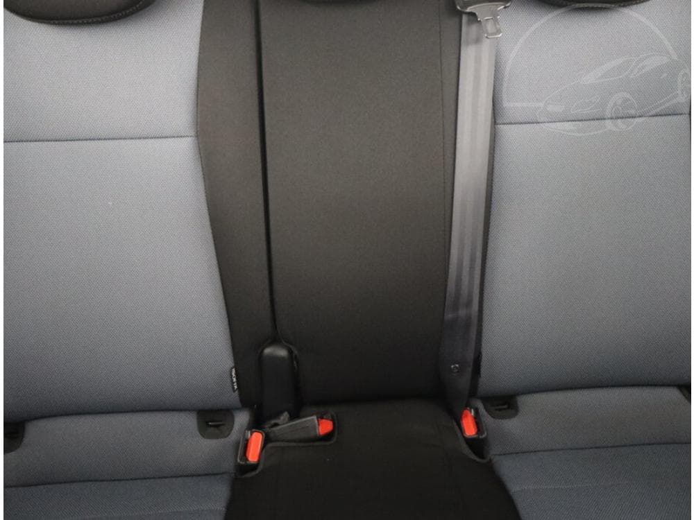 2017 Hyundai i20 - 10