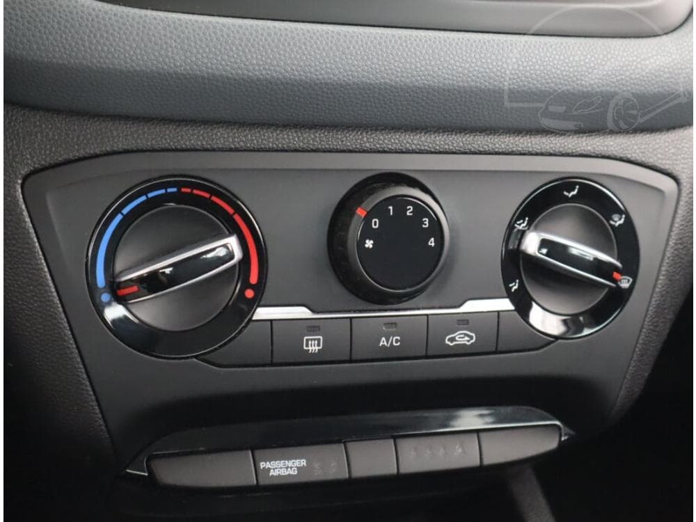 2017 Hyundai i20 - 14