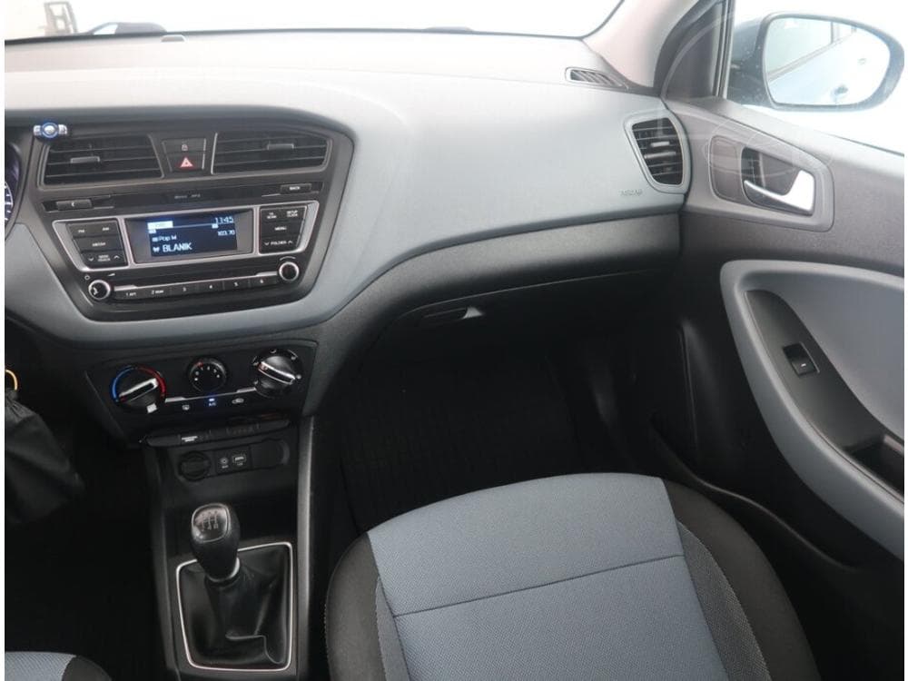 2016 Hyundai i20 - 8