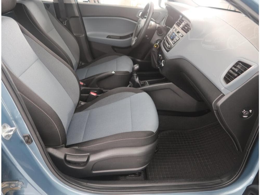 2016 Hyundai i20 - 9